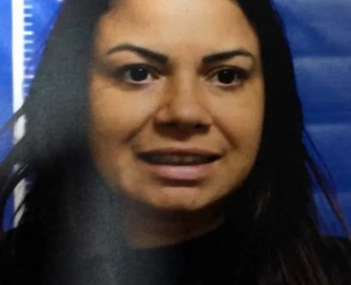 Mulher é presa quando tentava furtar carro de locadora de veículos na zona oeste