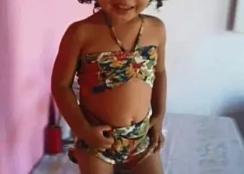 OI, MEU NOME É PYETRA DOS SANTOS EU ERA UMA CRIANÇA FELIZ..
