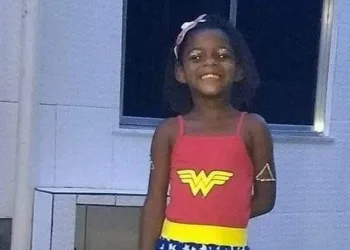 CONSELHEIRO TUTELAR DE BANGU IGNOROU A JUSTIÇA E DEU AO PAI GUARDA DE MENINA TORTURADA E MORTA