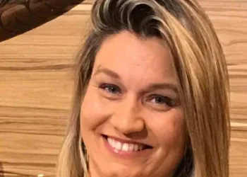 CARMINHA JEROMINHO: CHOREI 25 DIAS NA CELA ISOLADA DE TUDO
