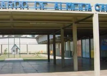 HOMEM TENTA MATAR EX  EM ESCOLA NA ZONA OESTE
