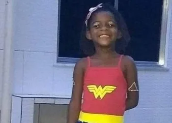 QUEREMOS JUSTIÇA!! DIZ A MÃE DA MENINA MORTA