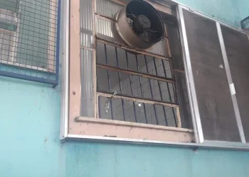 PAIS ESTÃO REVOLTADOS COM UMA CRECHE NA ZONA OESTE