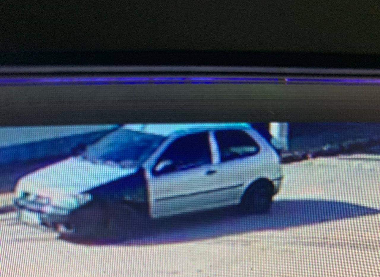 ATENÇÃO CAMPO GRANDE!! ESSE CARRO ESTÁ ROUBANDO NA REGIAO!! CUIDADO