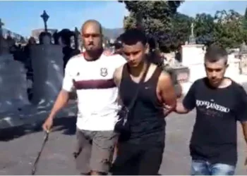 BANDIDO É PRESO EM CEMITÉRIO NO RJ