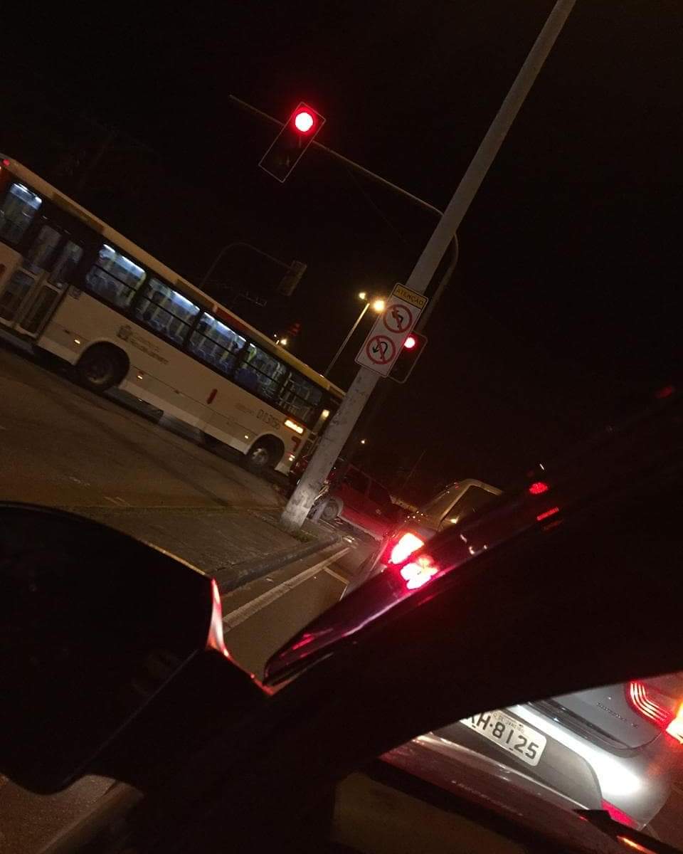 ACIDENTE NA CESÁRIO DE MELO, ALTURA DO VIADUTO DE PACIÊNCIA