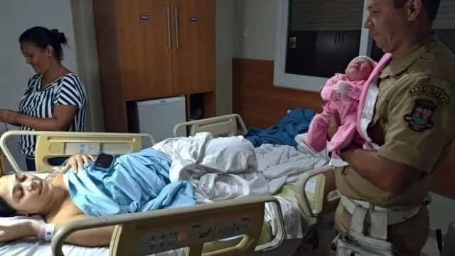 GRÁVIDA DA A LUZ DURANTE O SEQUESTRO