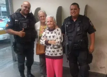 PMs AJUDAM MÃE E FILHA A SE REENCONTRAREM NO RJ