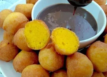 Bolinho de chuva de cenoura!! Que delícia!! Veja a receita