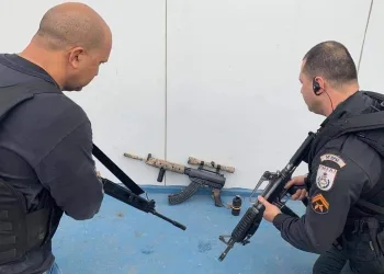 BANDIDOS SÃO PRESOS EM COMUNIDADES NA ZONA OESTE ( FOTOS)