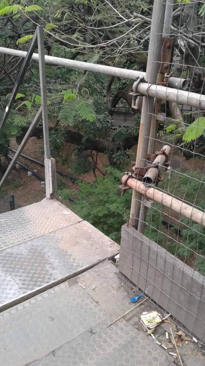 DENÚNCIA: PASSARELA NA AVENIDA BRASIL VAI CAIR!(FOTOS)!