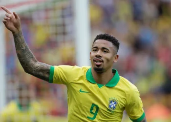 Conmebol suspende Gabriel Jesus de jogos da seleção