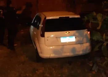 CORPO ENCONTRADO EM CARRO NA ZONA OESTE