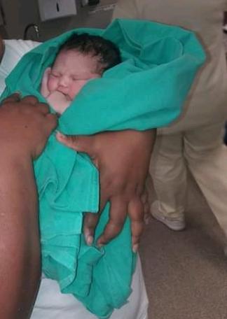 BEBÊ É ABANDONADO NA ZONA OESTE