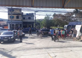 HOMEM É ASSASSINADO NA AVENIDA SANTA CRUZ!!