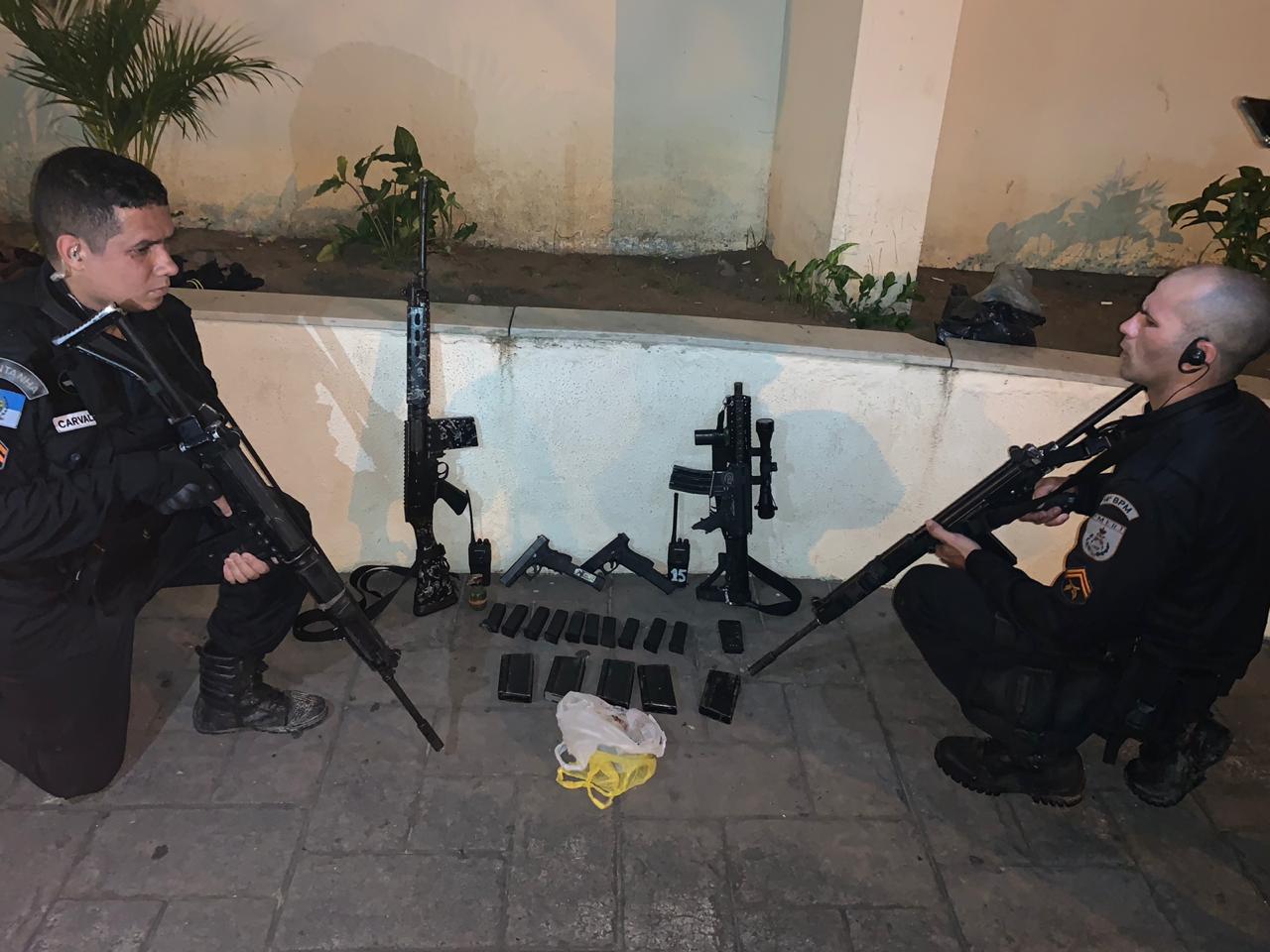 TRAFICANTES SÃO MORTOS NA ZONA OESTE( IMAGENS FORTES) A.C.G News