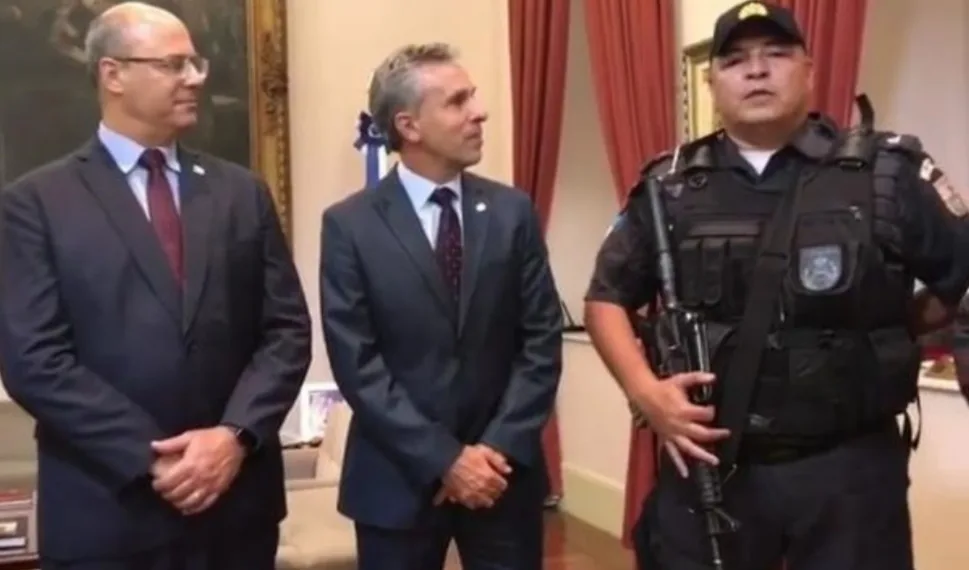 POLICIAL MILITAR É HOMENAGEADO PELO GOVERNADOR WITZEL