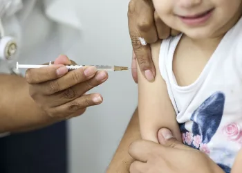 Saúde recomenda dose extra contra o sarampo em bebês menores de 1 ano