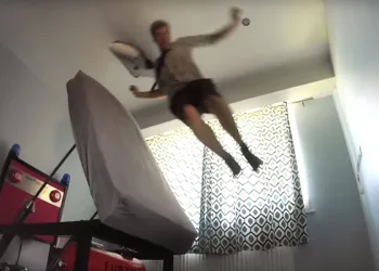 Cama ejeta pessoas que tem dificuldade para acordar cedo