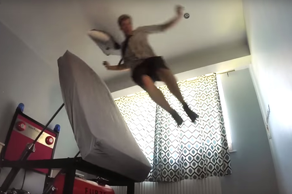 Cama ejeta pessoas que tem dificuldade para acordar cedo