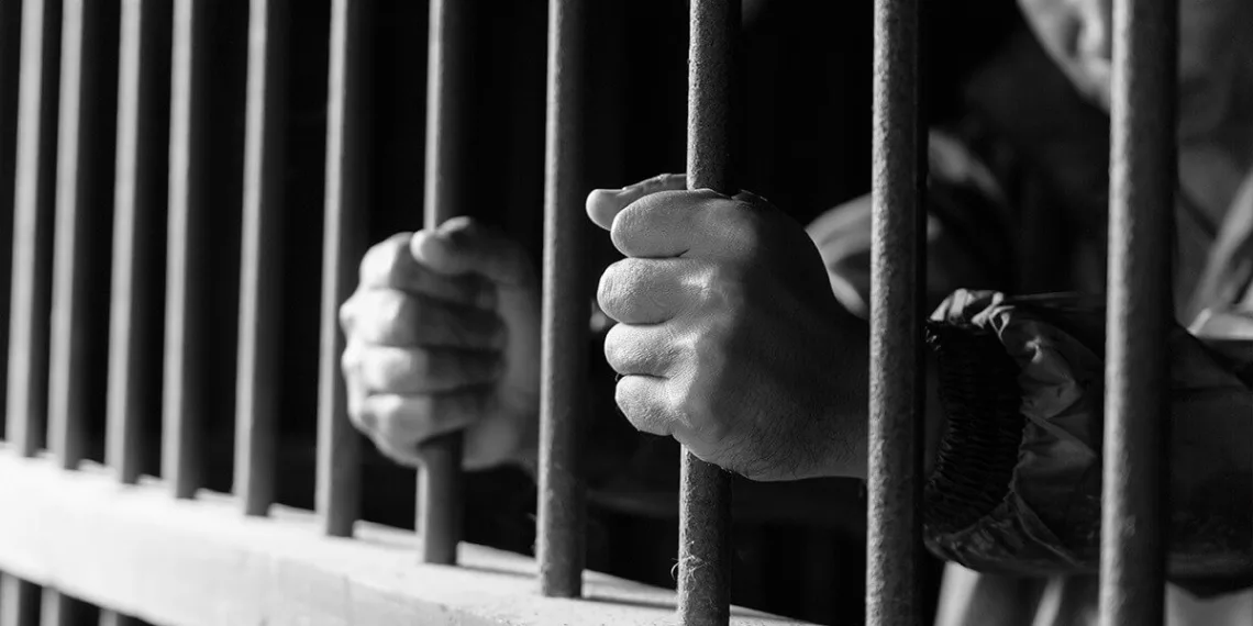 Denúncias apontam que três presos sofrem tortura por dia no Rio