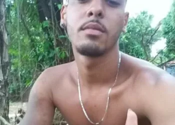 RAPAZ É EXECUTADO EM ITAGUAÍ( IMAGENS FORTES)