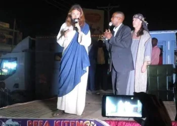Na África, homem diz ser Jesus Cristo e engana até um pastor