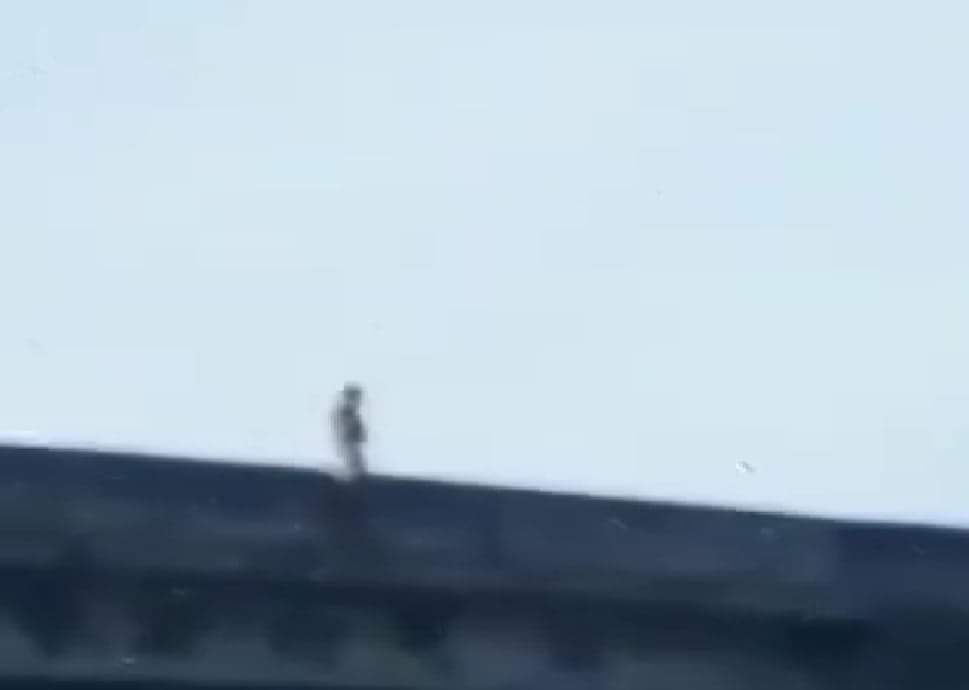 MULHER TENTA O SUICIDIO EM VIADUTO NA ZONA OESTE…MAS O INESPERADO ACONYECE