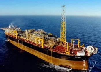 Petrobras confirma vazamento de óleo na Bacia de Campos