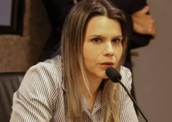 Deputada quer proibir danças obscenas e vulgares dentro das escolas