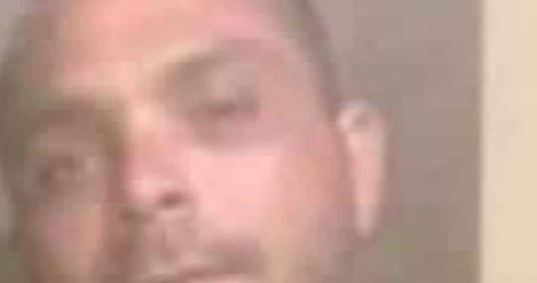 TRAGÉDIA NO RJ!! FILHA MATA PAI A FACADAS