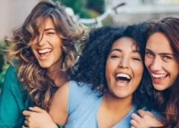 É PRECISO IR EMBORA… SER FELIZ ME BASTA