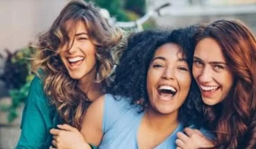 É PRECISO IR EMBORA… SER FELIZ ME BASTA