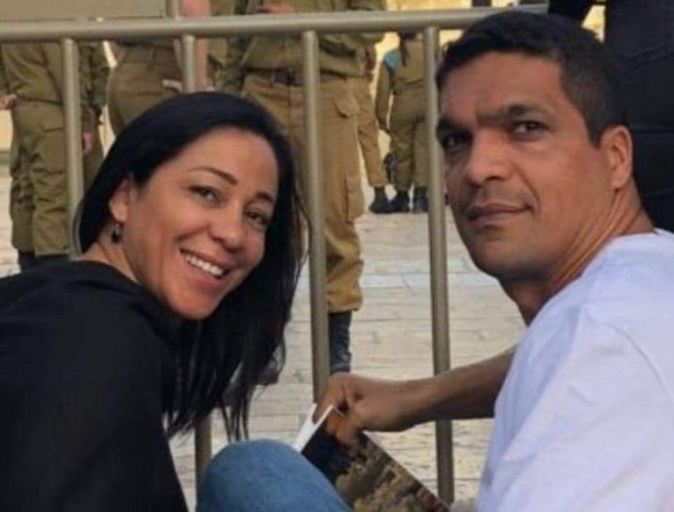 Cabo Daciolo comemora fim do tratamento de sua esposa: “Curada da leucemia”