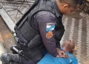POLICIAL MILITAR SALVA UM HOMEM NO RJ!! ISSO A GLOBO NÃO MOSTRA!!