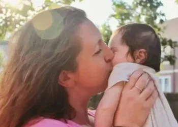Doença do Beijo” afeta crianças, afirma especialista