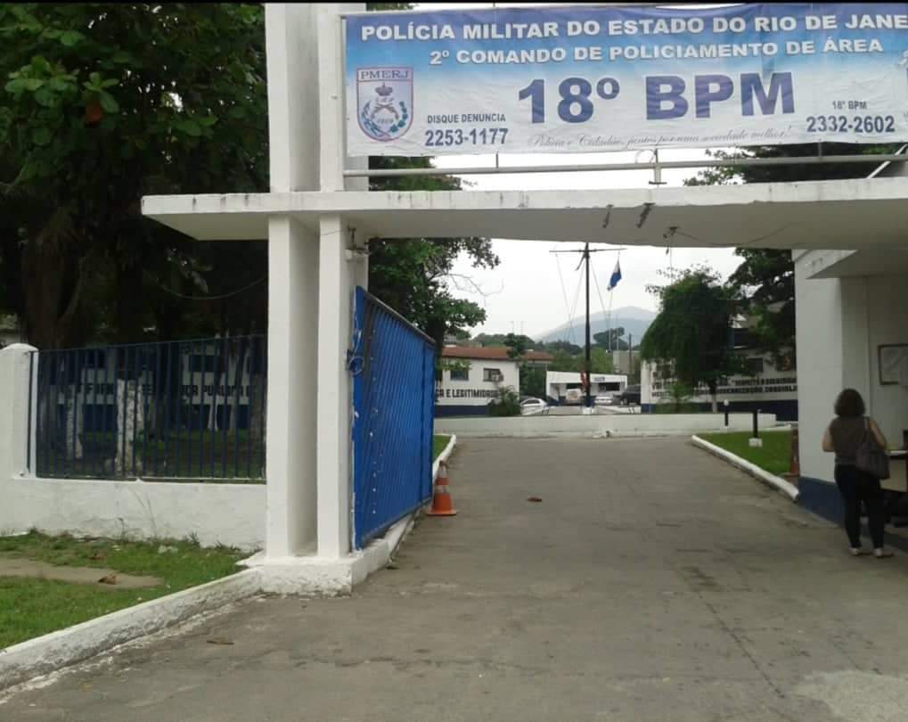 POLICIAL É BALEADO EM BAIRRO NA ZONA OESTE