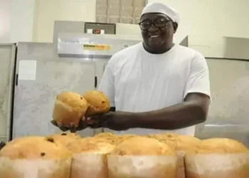 AUXILIAR DE PADARIA, ATENDENTE DE CAFETERIA, AUXILIAR DE COZINHA, ESTOQUISTA – R$ 1.763,00 – ORGANIZAR O ESTOQUE, FAZER O CONTROLE DE MERCADORIAS – RIO DE JANEIRO