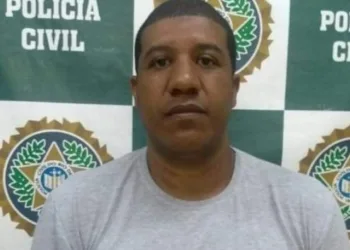 Homem é preso por agredir mulher no RJ