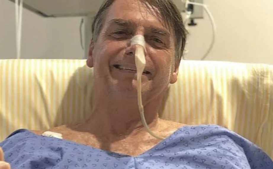 Cirurgia de Bolsonaro termina com sucesso
