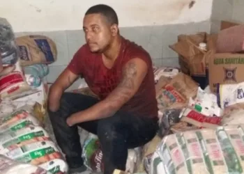 Homem sem as duas mãos é preso por envolvimento em roubo de carga
