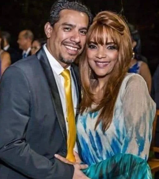 FLORDELIS FAZ POSTAGEM RELEMBRANDO MORTE DO MARIDO: ‘CADÊ VOCÊ AQUI PARA ME PROTEGER?’