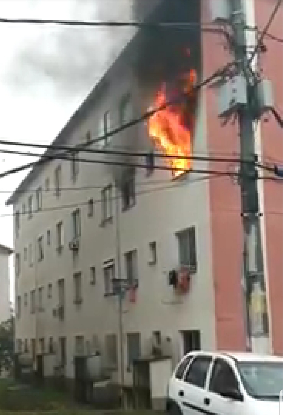 APARTAMENTO PEGA FOGO EM SANTA CRUZ ( VIDEO)