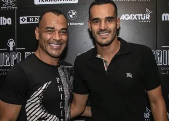Vídeo: filho caçula de Cafu mostra última partida de futebol do irmão