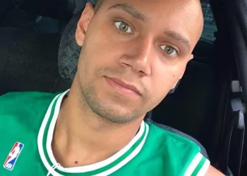 JOVEM É ASSASSINADO EM FRENTE A BOATE NA ZONA OESTE