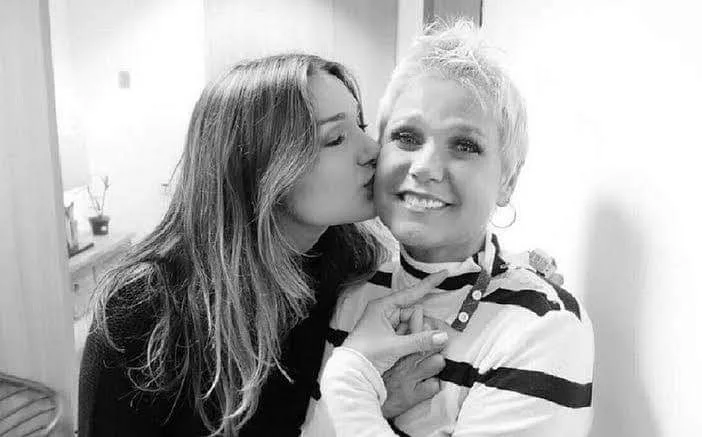 XUXA REVELA QUE ENGRAVIDOU EM SUA PRIMEIRA RELAÇÃO SEXUAL SEM CAMISINHA