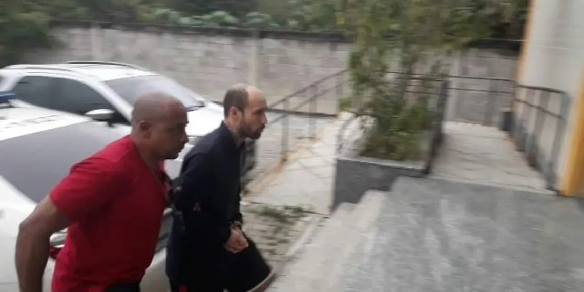 HOMEM É PRESO SUSPEITO DE PERSEGUIR E AMEAÇAR A EX NO RJ