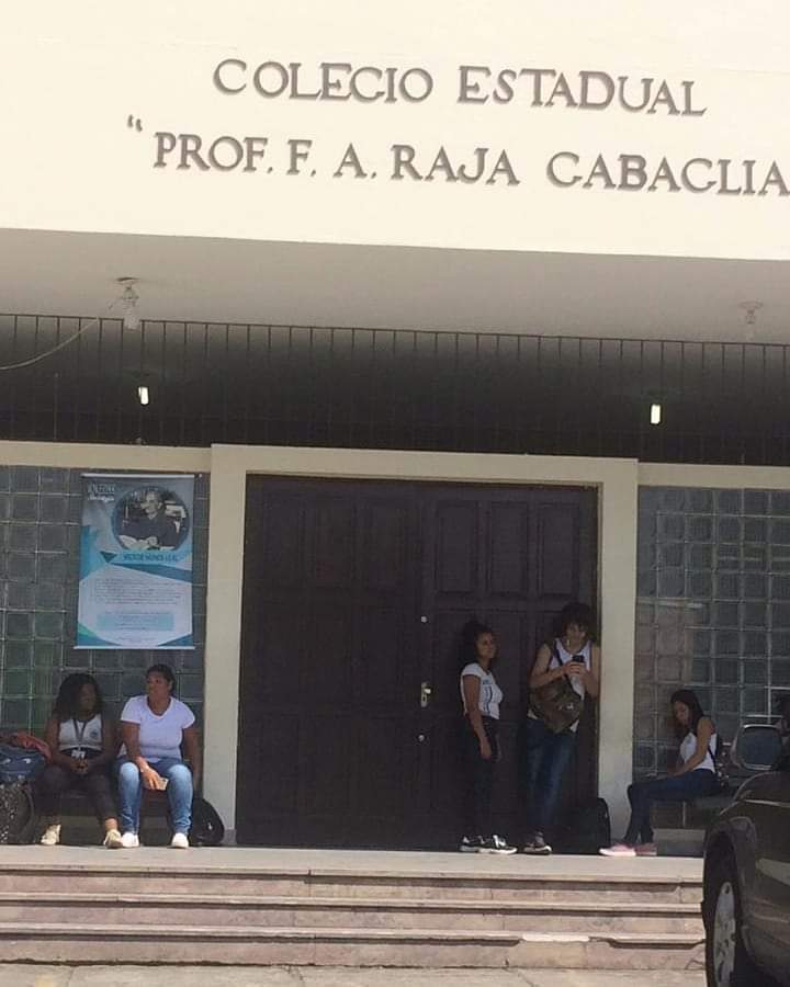ALUNOS DE ESCOLA EM CAMPO GRANDE DENUNCIAM PROBLEMAS