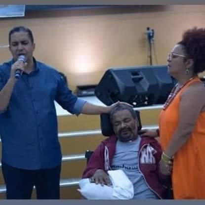 CANDOMBLECISTA, MULHER DE ARLINDO CRUZ EXPLICA CULTO NO ANIVERSÁRIO DO CANTOR