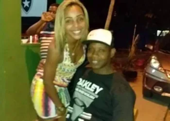 HOMEM ESFAQUEIA A EX MULHER NA ZONA OESTE